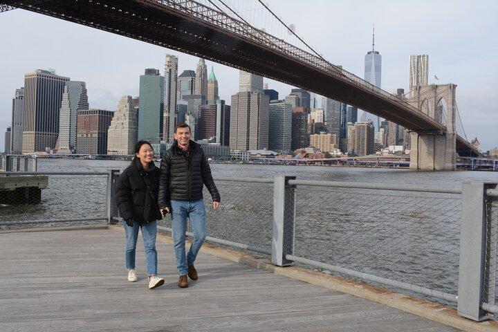 Private Brooklyn Bridge & DUMBO Photoshoot with Pro Photographer