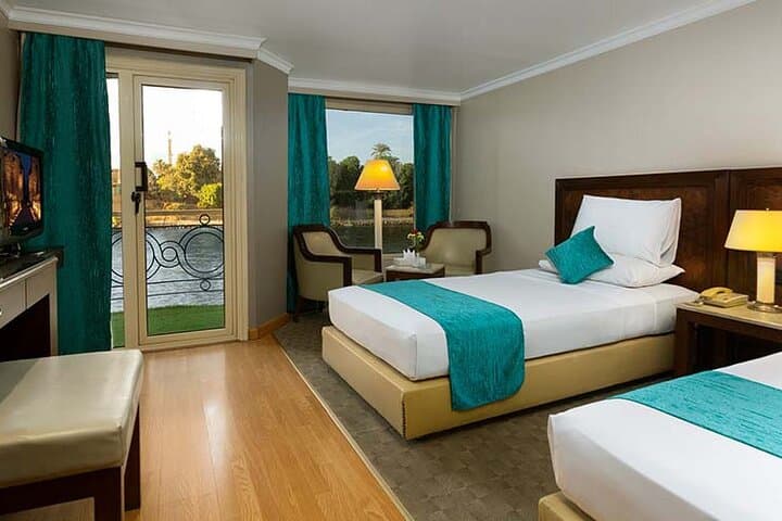 4 Days Aswan, Luxor & Abu Simbel Nile cruise by plane from Cairo