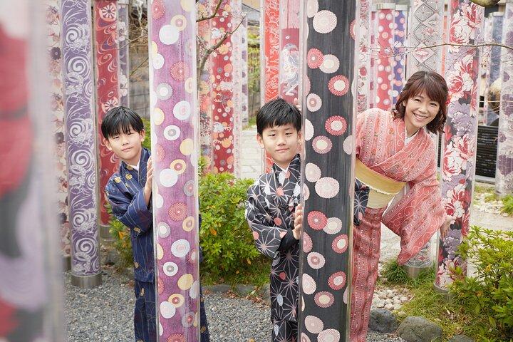Private photo shoot & walk in Kyoto - Professional photo shoot