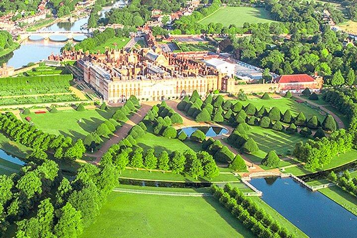 Hampton Court Guided Tour. Full day Access & High Tea