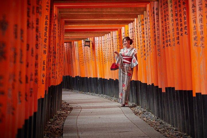 Private photo shoot & walk in Kyoto - Professional photo shoot