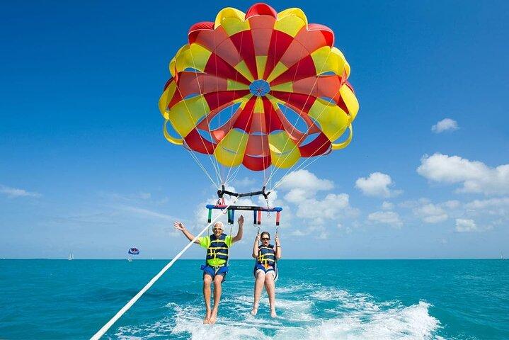 Parasailing Experience Dubai at Luxury Yachts