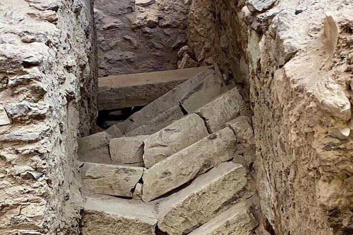 Santorini , Experience Akrotiri with a licensed guide