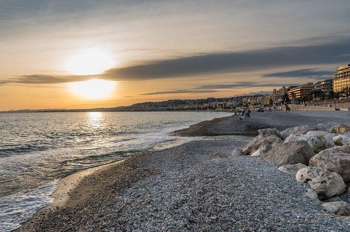 Private Transfer From Milan To Nice With a 2 Hour Stop in Genoa