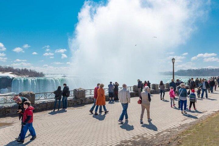 Niagara Falls Day Tour from Toronto Includes Boat Tour and Winery