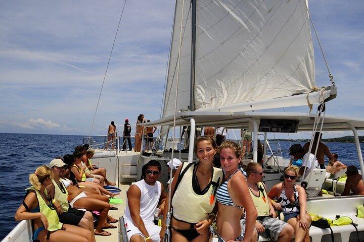Catamaran Cruise, Open Bar, Food and Snorkeling