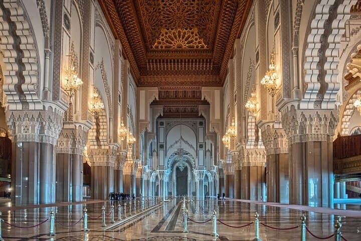 Guided tour mosque hassan2, ticket included, skip the line