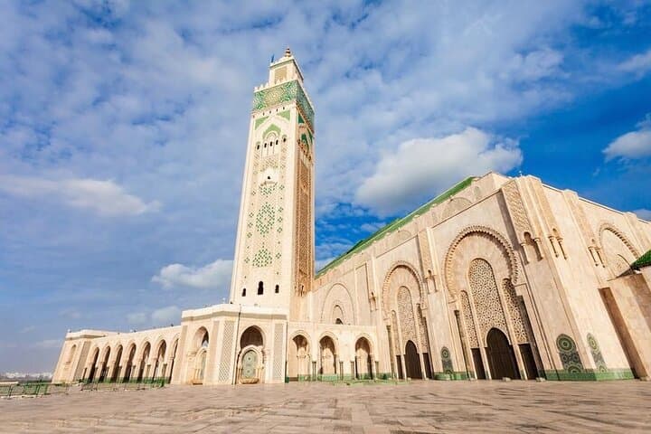 Guided tour mosque hassan2, ticket included, skip the line