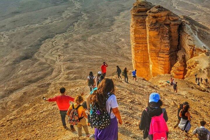Edge of the World Tour from Riyadh Private 4x4 Car Pick up