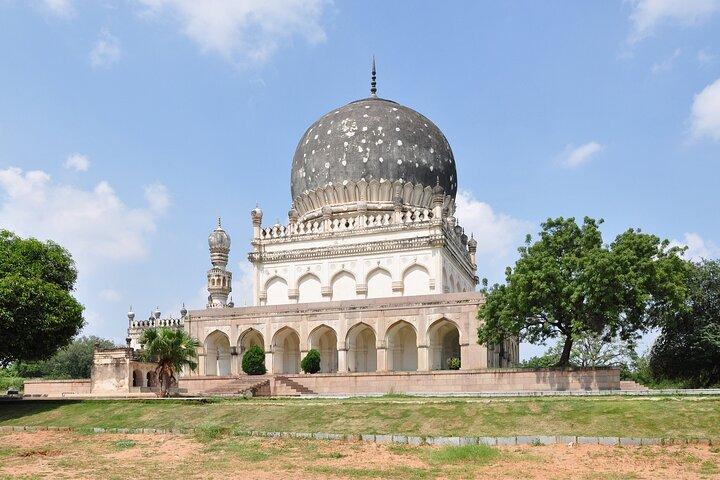 Hyderabad Full‑Day Guided City Tour & entrance ticket option