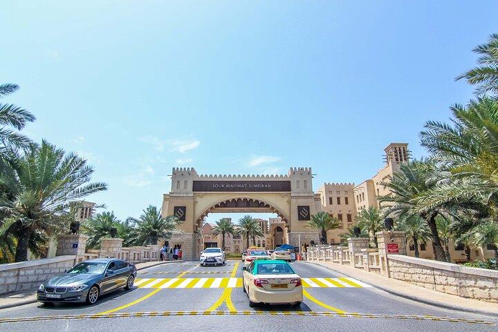 Dubai Private Chauffeur Service with English speaking Driver