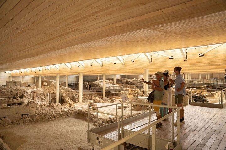 Private Guided Tour of Akrotiri Excavations in Santorini