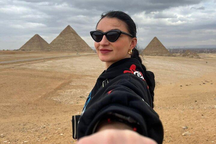 Half Day Tour Giza Pyramids& Great Sphinx with Private Tour Guide