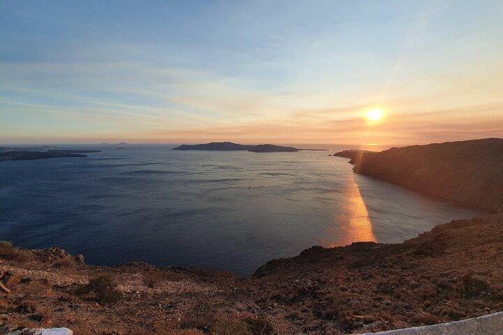 Discover Santorini with a 5 Hour Private Deluxe Tour