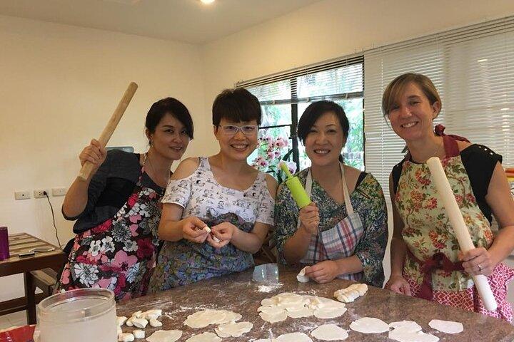 Japanese Home Cooking Class and Nature Walk in Todoroki, Tokyo