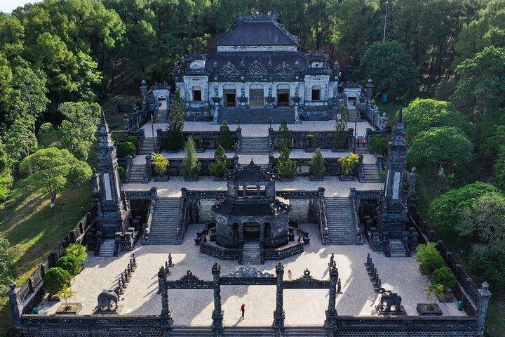 Hue Royal Tombs Tour: Visit Best Pagoda & King's Mausoleums