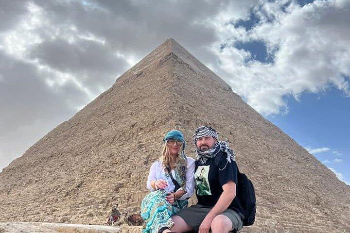 4-hours Private Tour Giza Pyramids ,Sphinx ,Valley Temple Camel Ride and Lunch