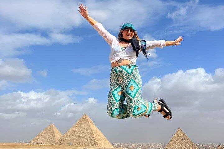 Cairo Private layover tour to Giza pyramids and Sphinx