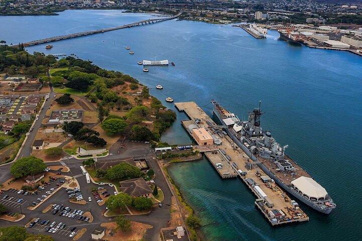 Deluxe Arizona Memorial and USS Missouri Battleship Tour