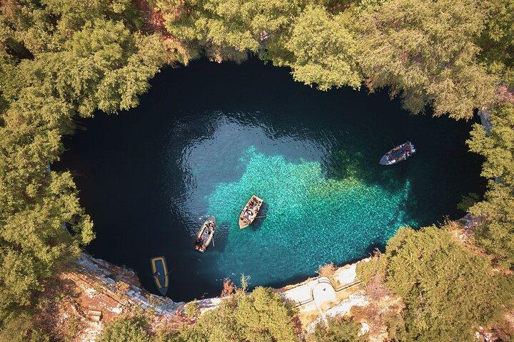 Argostoli Shorex: Drogarati & Melissani Caves with Wine Tasting