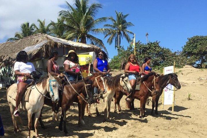 Short Excursion horseback riding tours on the beach and mountain