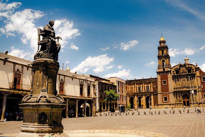 Iconic Highlights and historical Tour in Santo Domingo