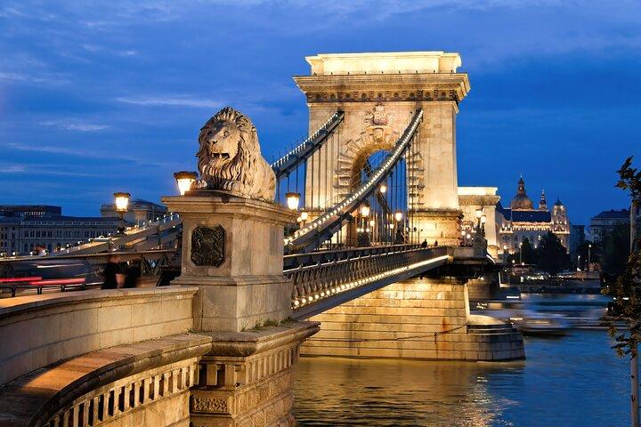 Budapest After Dark – Private Tour with Lights & Hidden Views