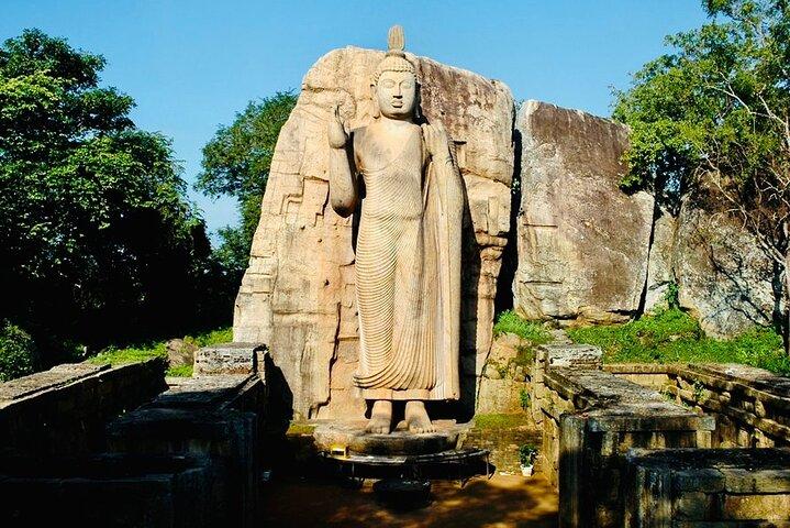 Private Day Tour Of Anuradhapura Ancient Kingdom and Avukana