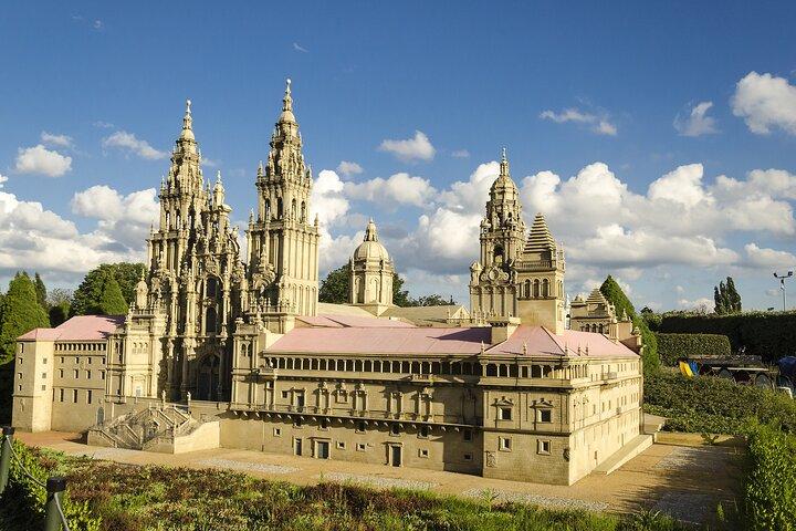 Historic Corners of Santiago de Compostela Private Walking Tour