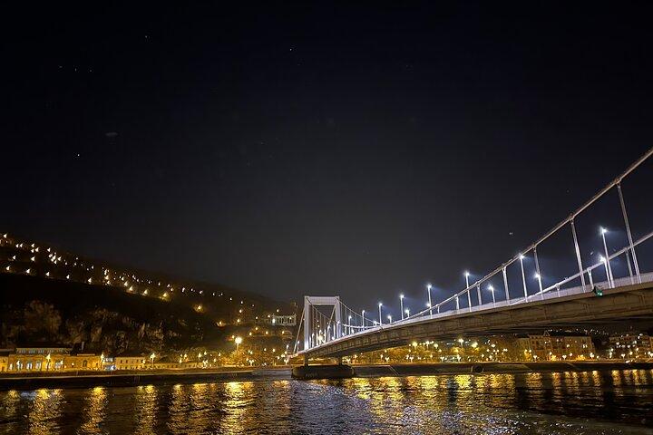 Bright Lights of Budapest Night Tour with Boat Cruise and Wine