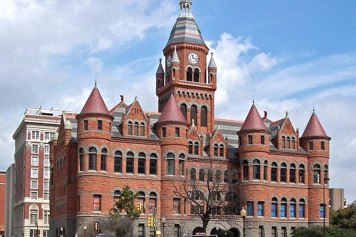 Dallas Self-Guided City Walking Tour & Scavenger Hunt