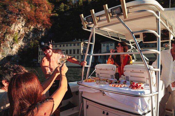 2 Hours Private Boat Tour on Lake Como