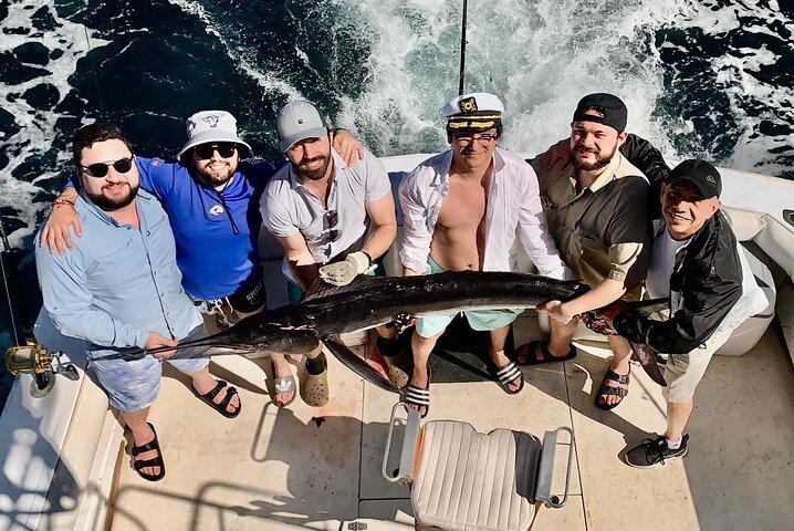 5-Hours Private Fishing Experience in Cruiser in Cabo San Lucas