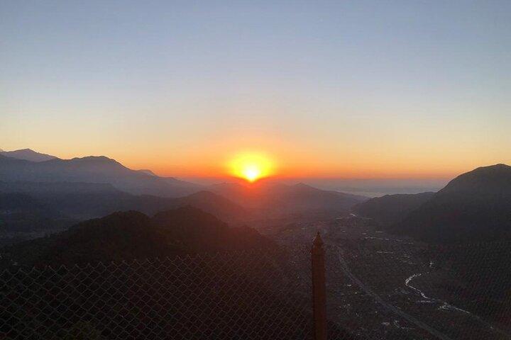 Pokhara: Sarangkot Sunrise & Private Full-Day Highlights Tour