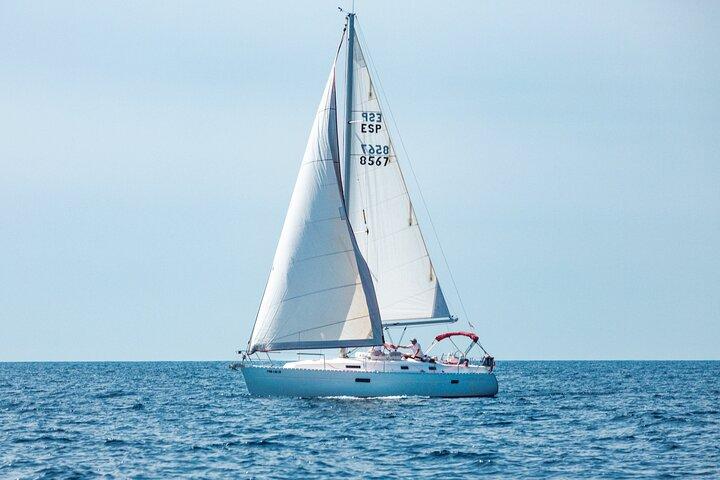 Half day on a private sailboat in Mallorca (port d'andratx)