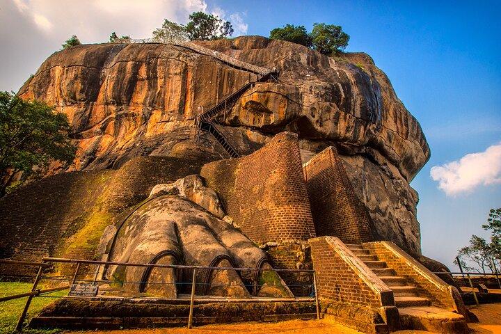 Sigiriya Lion Rock & Dambulla Cave Temple Day Tour From Colombo