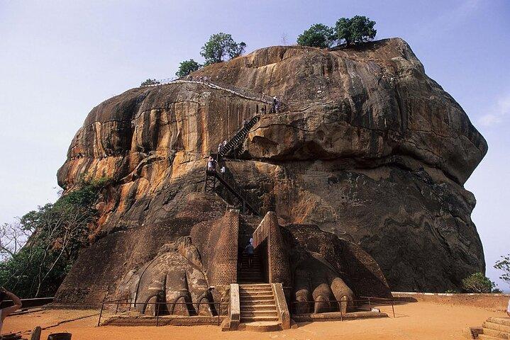 Sigiriya Rock and Dambulla Cave full day From Colombo and Negombo