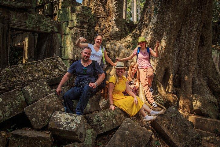 Angkor Sunrise Small Group Tour Inclusive Breakfast and lunch