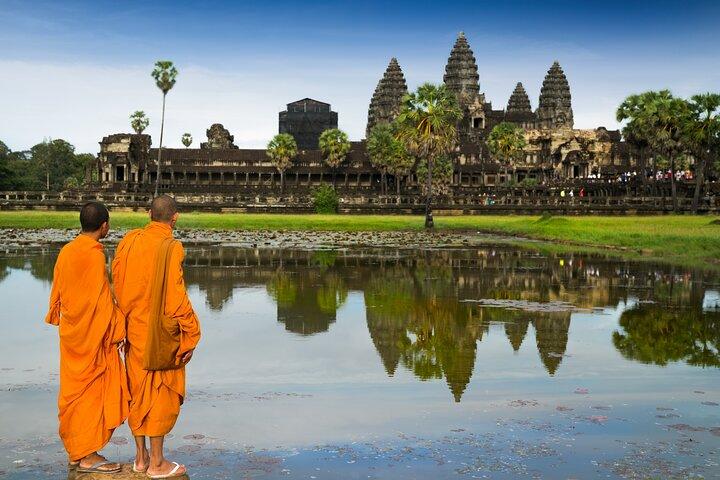 Angkor Sunrise Small Group Tour Inclusive Breakfast and lunch
