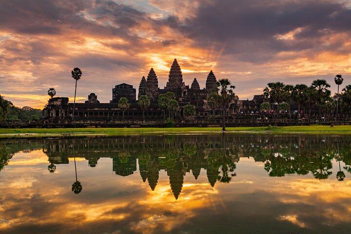 Angkor Sunrise Small Group Tour Inclusive Breakfast and lunch