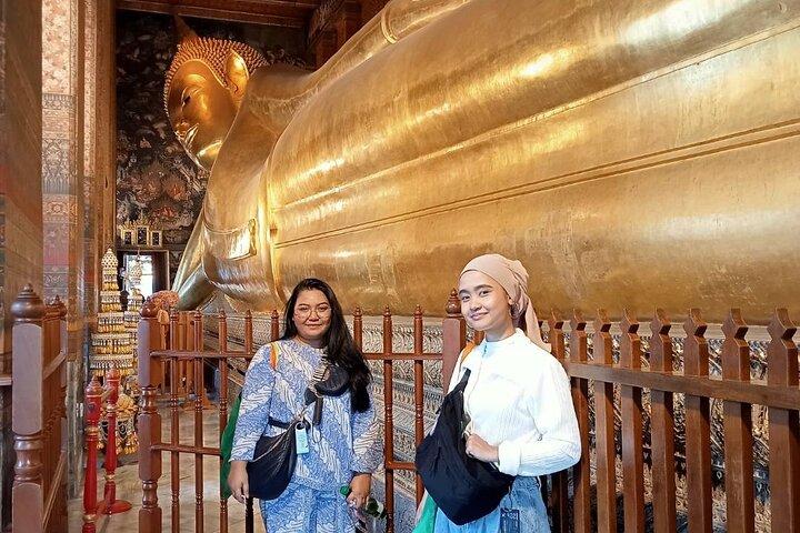Visit Wat Pho and Wat Arun with Local Expert