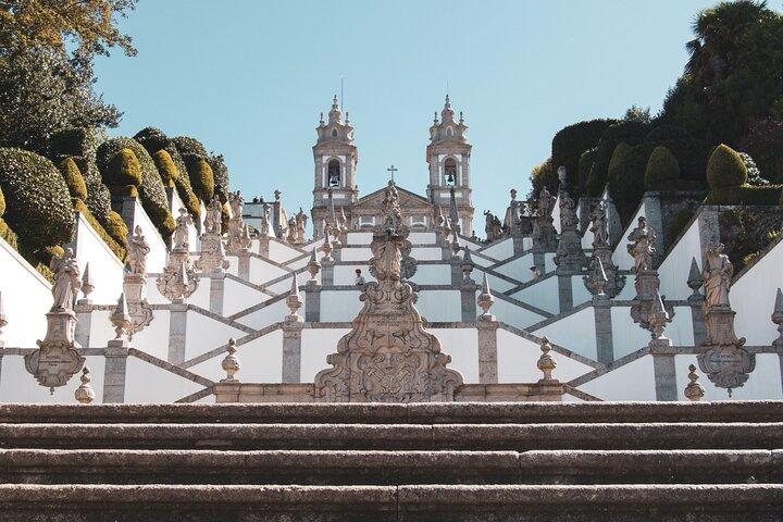 Porto: Guimaraes & Braga Small Group Tour with Lunch and Tickets