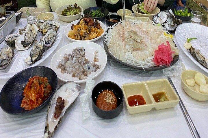 Seoul: The Biggest Sea-food Noryangjin Market Tour