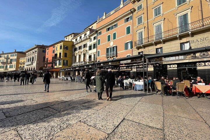 Verona: City Walking Tour with Cable Car Ride & Wine Aperitif
