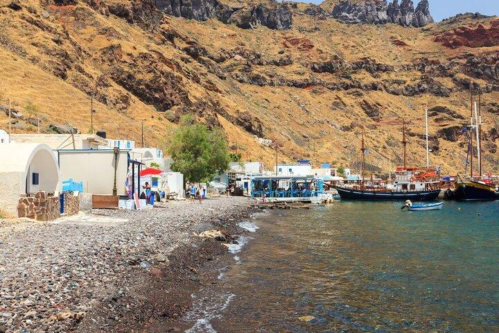 Top Spots Bus Tour in Santorini with Transportation