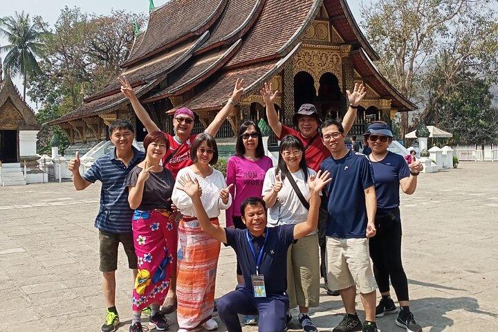 Small Group Half Day Luang Prabang city tour