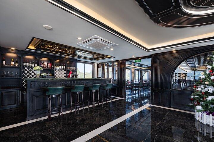 RITA CRUISE - LUXURY 5 STAR CRUISE in HALONG BAY from HANOI