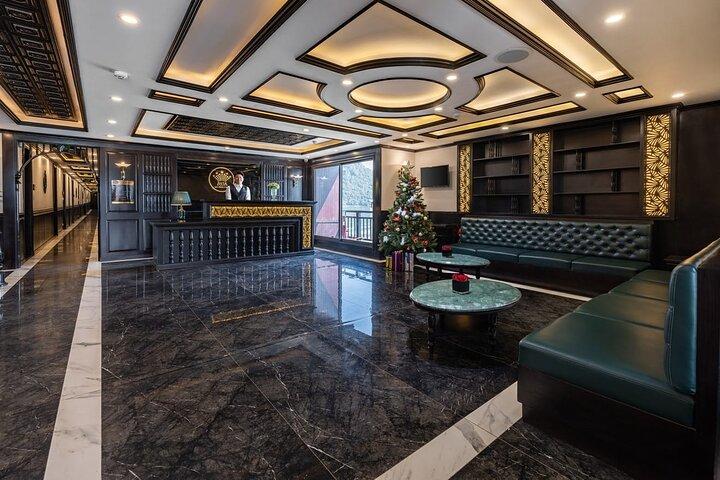 RITA CRUISE - LUXURY 5 STAR CRUISE in HALONG BAY from HANOI