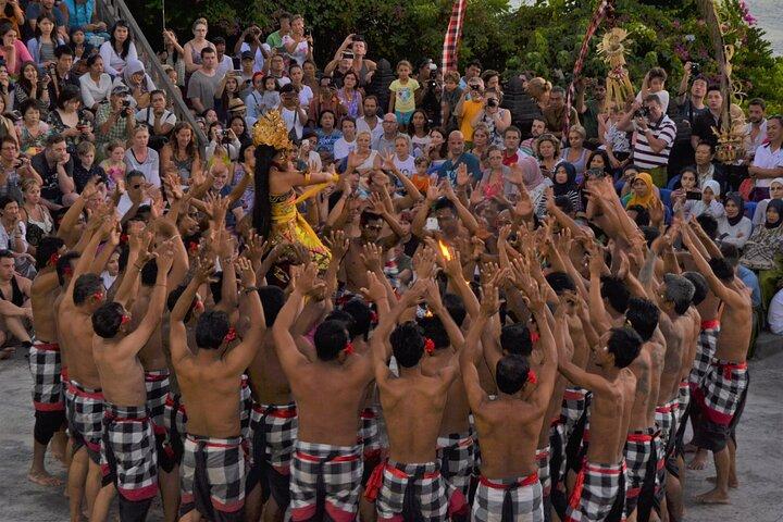 Bali's Best Sunset: Uluwatu Kecak Dance & Dinner Jimbaran Beach