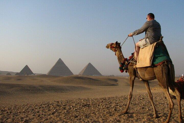 From Cairo: Camel or Horse Ride Tour Around Giza Pyramids